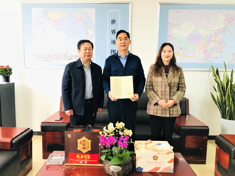 秋日里的祝福，愛心蛋糕送到家，雙雄醉為許志軍，殷肇晴董事長(zhǎng)慶祝生日