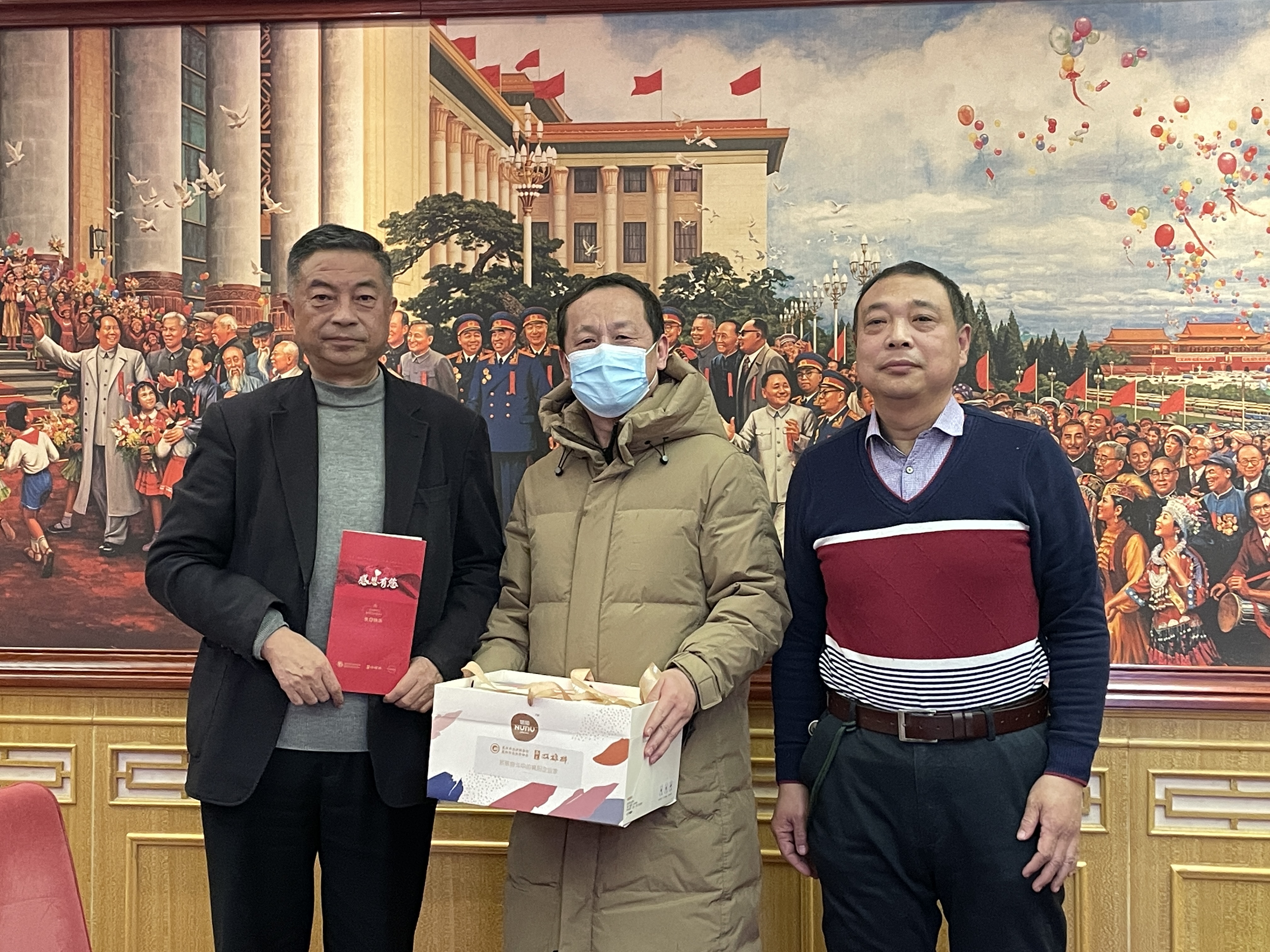 【雙雄醉贊助襄陽(yáng)企業(yè)家暖心工程系列報(bào)道】企業(yè)家謝華、彭明、岳平、陳志江、梁元龍、王濤、林建秋、陳國(guó)洪、楊華等收到暖心生日